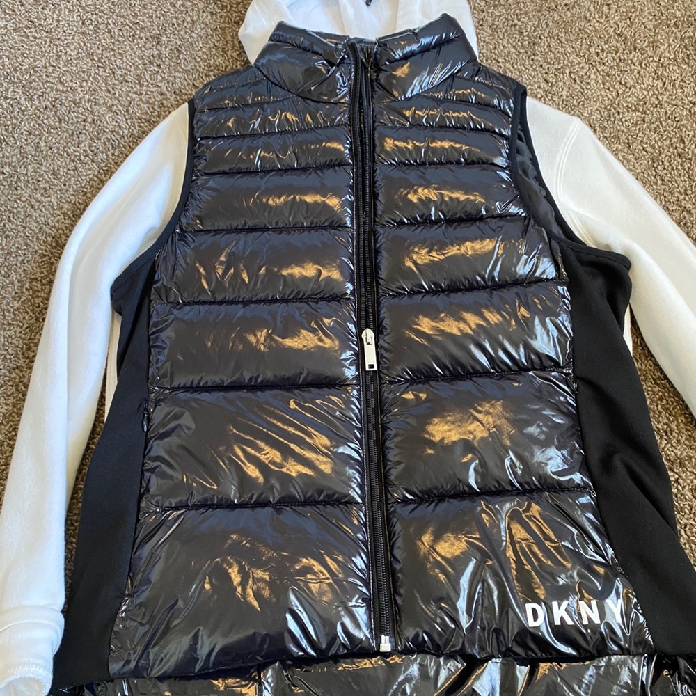Dkny puffer vest 🖤